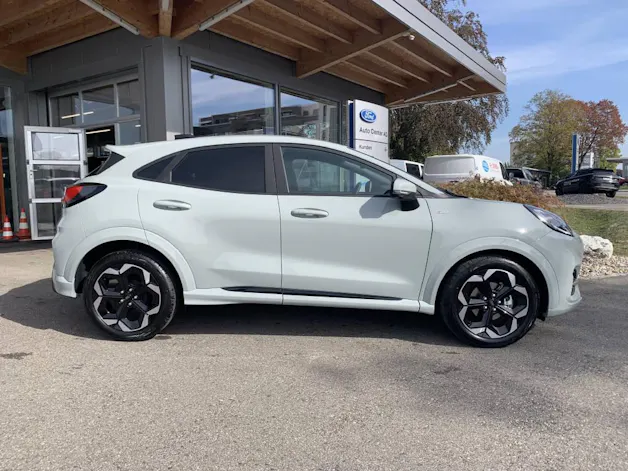 FORD Puma 1.0 EcoB Hybrid 155 ST-Line X **Shadow Edition**