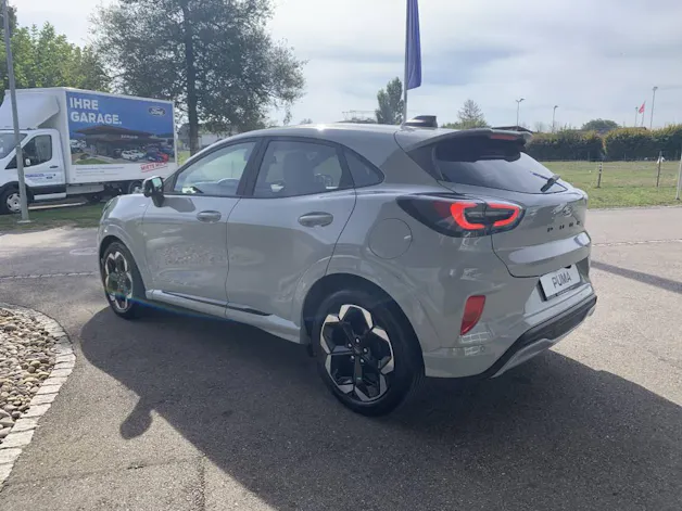 FORD Puma 1.0 EcoB Hybrid 155 ST-Line X **Shadow Edition**