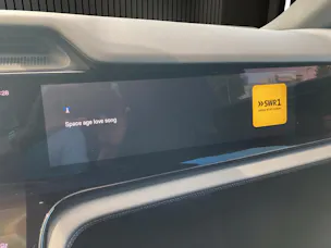PORSCHE Cayenne Electric Basis