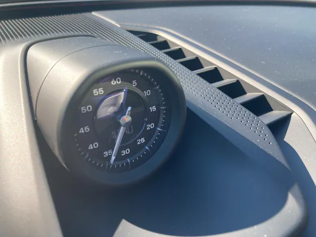 PORSCHE Cayenne Electric Basis