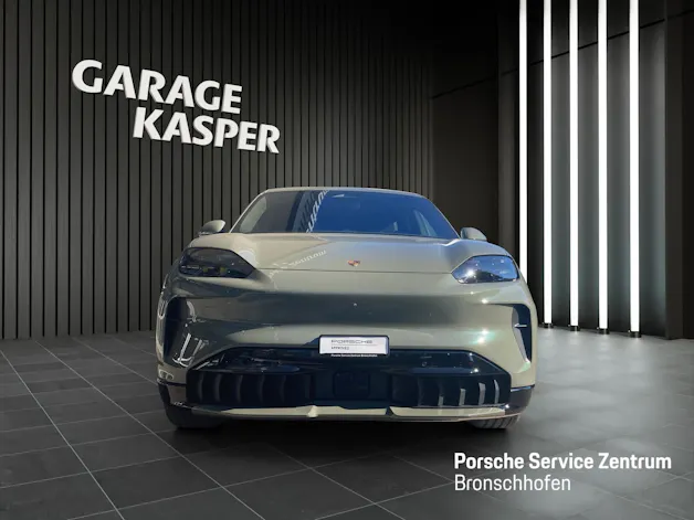 PORSCHE Cayenne Electric Basis