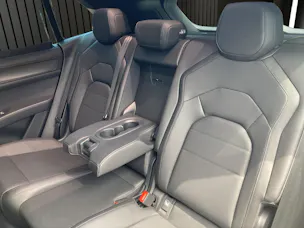 PORSCHE Cayenne Electric Basis