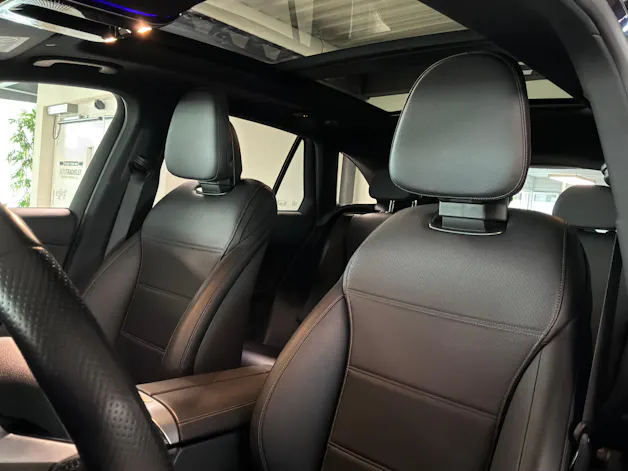 MERCEDES-BENZ GLC 300 AMG Line 4Matic 9G-Tronic