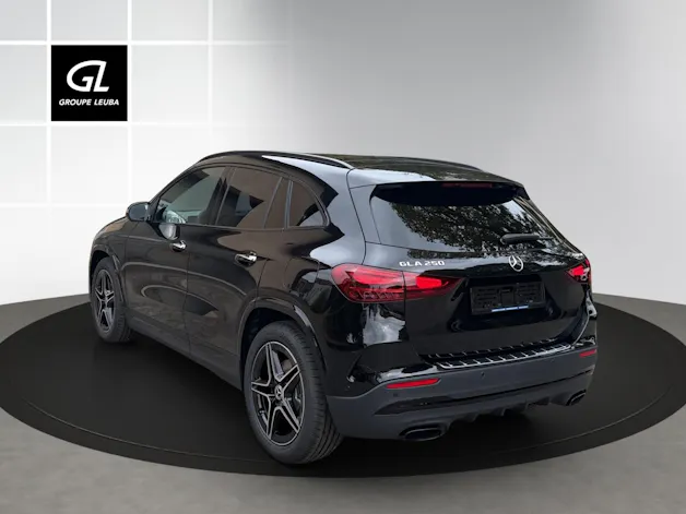 MERCEDES-BENZ GLA 250 4Matic 8G-DCT Swiss Star