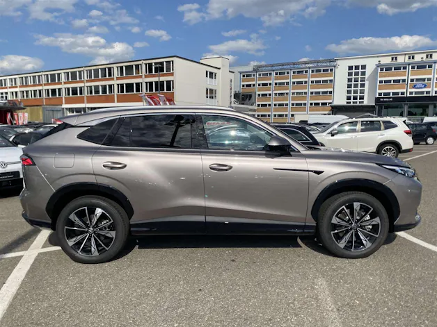 MG HS 1.5 T HEV+ Luxury 224PS Automat