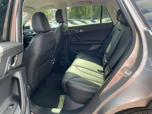 MG HS 1.5 T HEV+ Luxury 224PS Automat