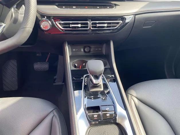 MG HS 1.5 T HEV+ Luxury 224PS Automat