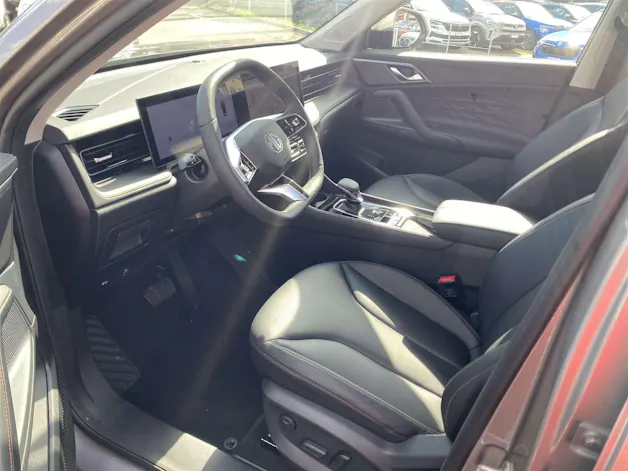 MG HS 1.5 T HEV+ Luxury 224PS Automat