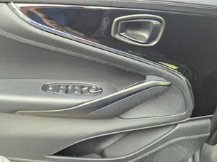 ASTON MARTIN DBX 4.0 V8