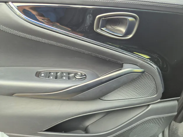 ASTON MARTIN DBX 4.0 V8