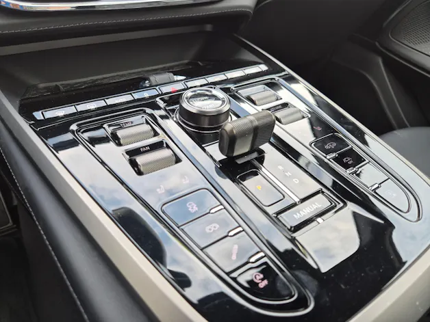 ASTON MARTIN DBX 4.0 V8