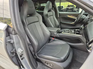 ASTON MARTIN DBX 4.0 V8