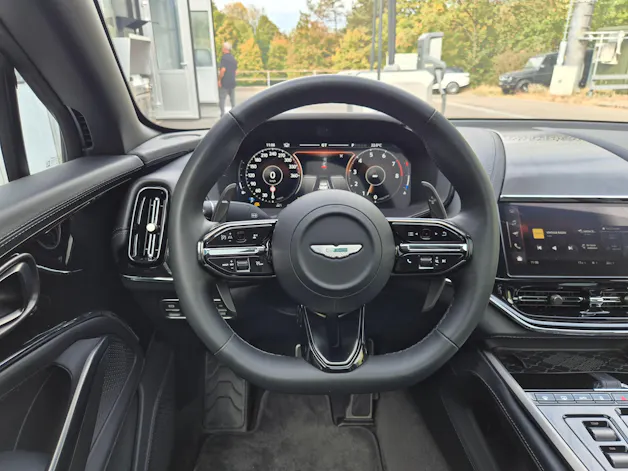ASTON MARTIN DBX 4.0 V8