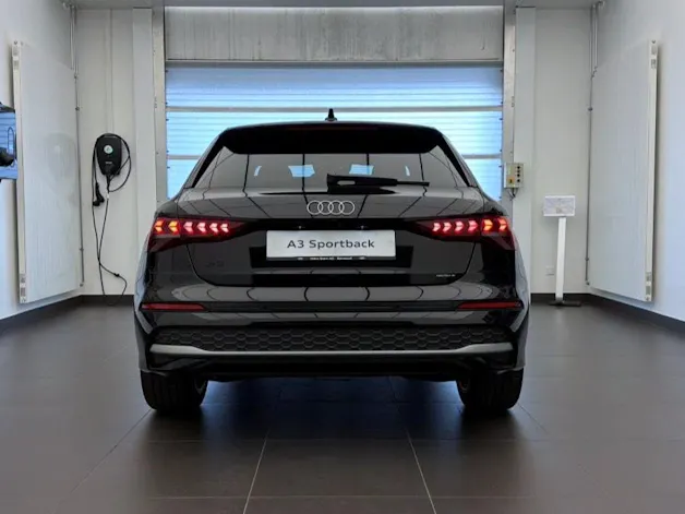 AUDI A3 Sportback TFSI e 150 kW Attraction S-tronic