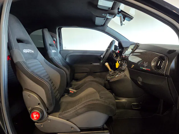 FIAT 595 Abarth 1.4 T-Jet 180 Competizione