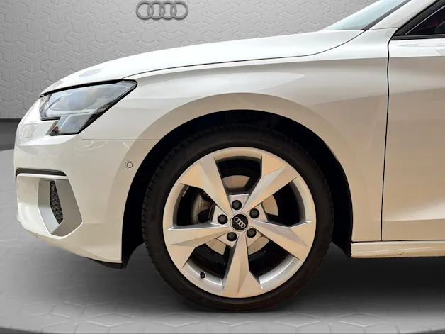 AUDI A3 Sportback 35 TFSI advanced Attraction S-tronic