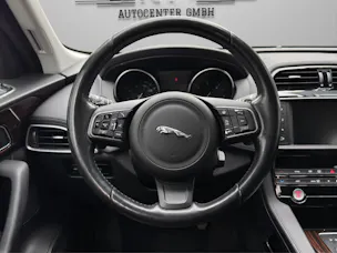 Jaguar F-Pace 2.0d Portfolio AWD Automatik *AHK*Rückfahrkamera*Sitz-/ Lenkradheizung uvm.*