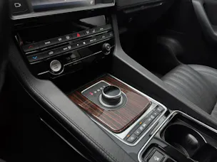 Jaguar F-Pace 2.0d Portfolio AWD Automatik *AHK*Rückfahrkamera*Sitz-/ Lenkradheizung uvm.*