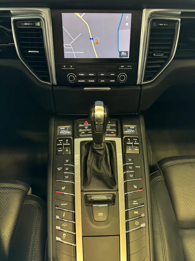 PORSCHE Macan S PDK | CH Swiss Package | Luftfederung | 21" | PDLS+ | PANORAMA | Memory | DAB+ |