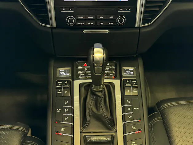 PORSCHE Macan S PDK | CH Swiss Package | Luftfederung | 21" | PDLS+ | PANORAMA | Memory | DAB+ |