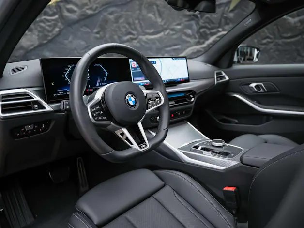 BMW 330d xDrive Steptronic M Sport Pro *Facelift*Werksgarantie*Panorama*Head-Up*AHK*