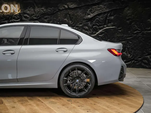 BMW 330d xDrive Steptronic M Sport Pro *Facelift*Werksgarantie*Panorama*Head-Up*AHK*