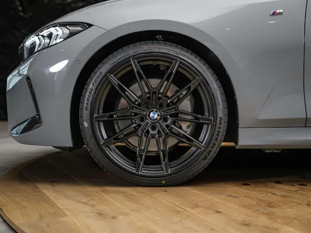 BMW 330d xDrive Steptronic M Sport Pro *Facelift*Werksgarantie*Panorama*Head-Up*AHK*