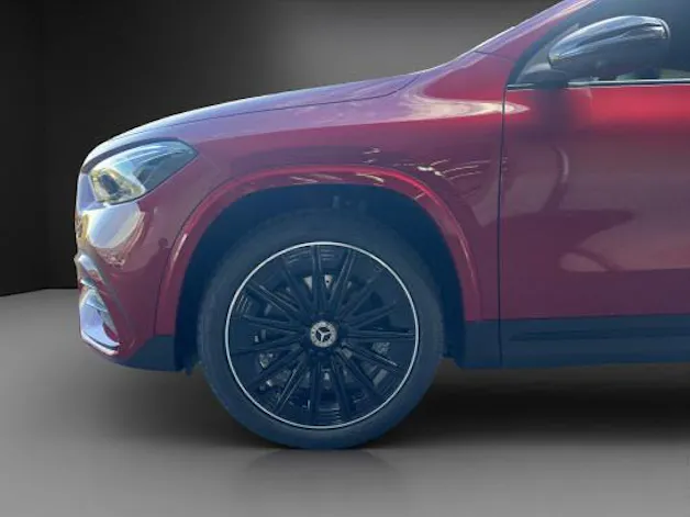 MERCEDES-BENZ GLA 200 Night Star 7G-D