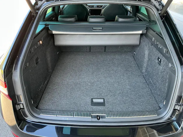 SKODA Superb Combi 2.0 TSI SportLine+ 4x4 DSG