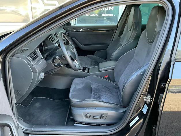 SKODA Superb Combi 2.0 TSI SportLine+ 4x4 DSG