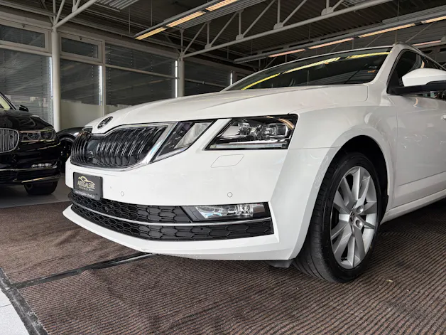 SKODA Octavia Combi 1.5 TSI Style DSG | Leichter Hagelschaden | SEHR GEPFLEGT | Windschutzscheibe Neu |