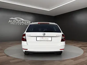 SKODA Octavia Combi 1.5 TSI Style DSG | Leichter Hagelschaden | SEHR GEPFLEGT | Windschutzscheibe Neu |