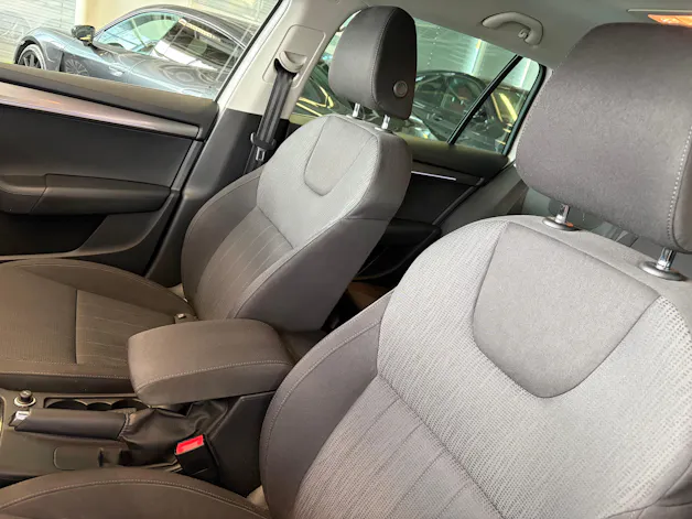 SKODA Octavia Combi 1.5 TSI Style DSG | Leichter Hagelschaden | SEHR GEPFLEGT | Windschutzscheibe Neu |