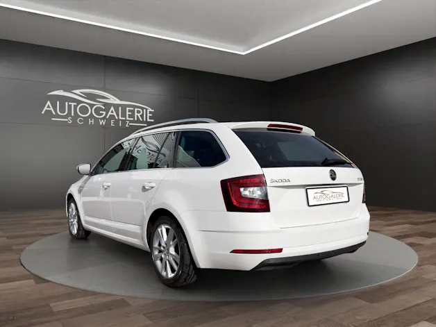 SKODA Octavia Combi 1.5 TSI Style DSG | Leichter Hagelschaden | SEHR GEPFLEGT | Windschutzscheibe Neu |
