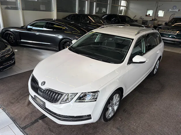SKODA Octavia Combi 1.5 TSI Style DSG | Leichter Hagelschaden | SEHR GEPFLEGT | Windschutzscheibe Neu |