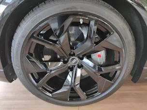 AUDI RS Q8 ABT 4.0 V8 TFSI quattro T-Tronic