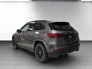 MERCEDES-BENZ GLA 200 Night Star 7G-DCT