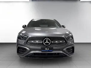 MERCEDES-BENZ GLA 200 Night Star 7G-DCT