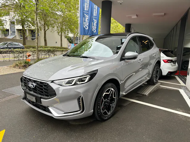 FORD Kuga 2.5 FHEV ST-Line X 4WD