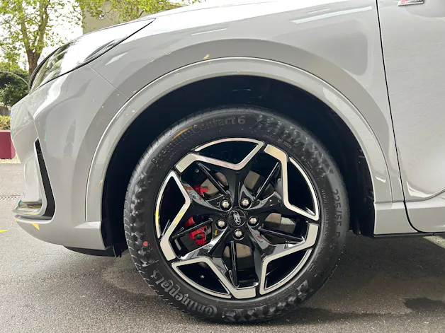 FORD Kuga 2.5 FHEV ST-Line X 4WD