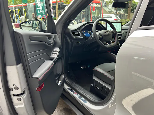 FORD Kuga 2.5 FHEV ST-Line X 4WD