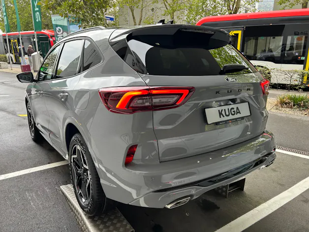 FORD Kuga 2.5 FHEV ST-Line X 4WD