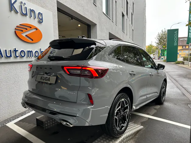 FORD Kuga 2.5 FHEV ST-Line X 4WD