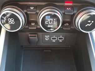 RENAULT Clio 1.6 E-Tech Techno