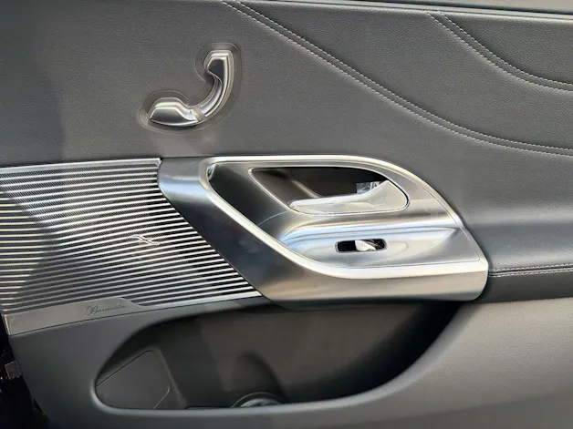 MERCEDES-BENZ C 400 4MATIC EQ Technology