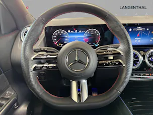 MERCEDES-BENZ GLA 200 7G-DCT