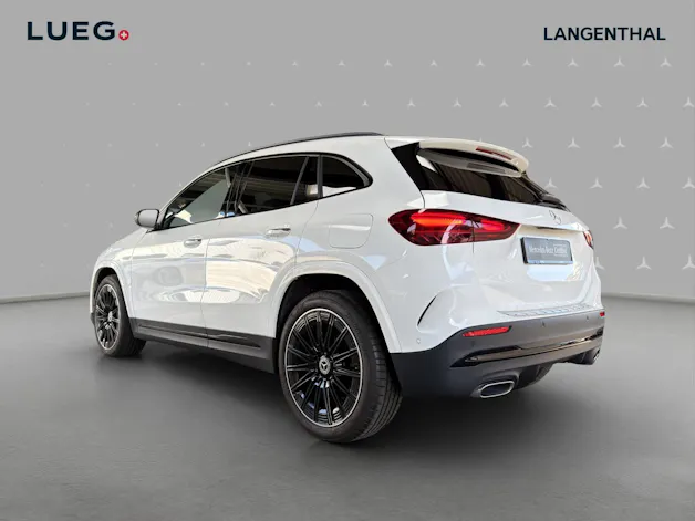 MERCEDES-BENZ GLA 200 7G-DCT