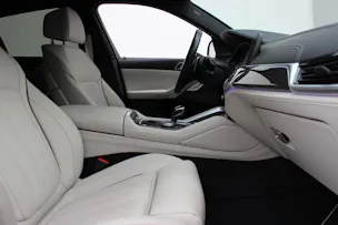 BMW X6 M50i INDIVIDUAL *SAN MARINO BLAU* 🎉1.88%-LEASINGAKTION🎉