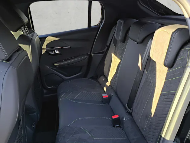 PEUGEOT 208 1.2 Hybrid 145 GT Exclusive