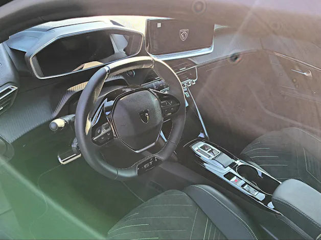 PEUGEOT 208 1.2 Hybrid 145 GT Exclusive